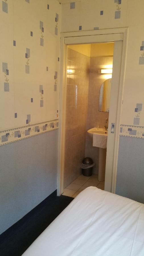 Le Grillon Hotell Pontorson Exteriör bild