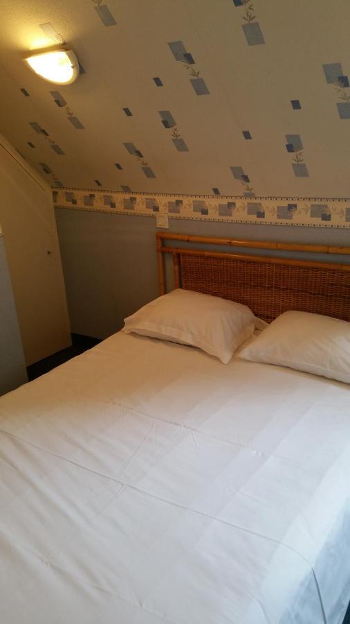 Le Grillon Hotell Pontorson Exteriör bild