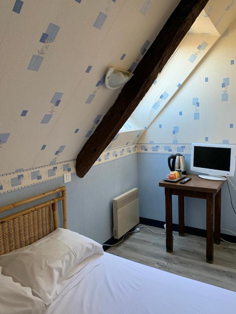 Le Grillon Hotell Pontorson Exteriör bild